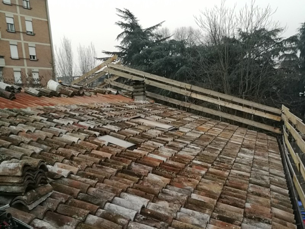 montaggio-dispositivi-anticadura-su-coperture-edifici-nuova-costruzione montaggio-dispositivi-anticadura-su-coperture-edifici-nuova-costruzione
